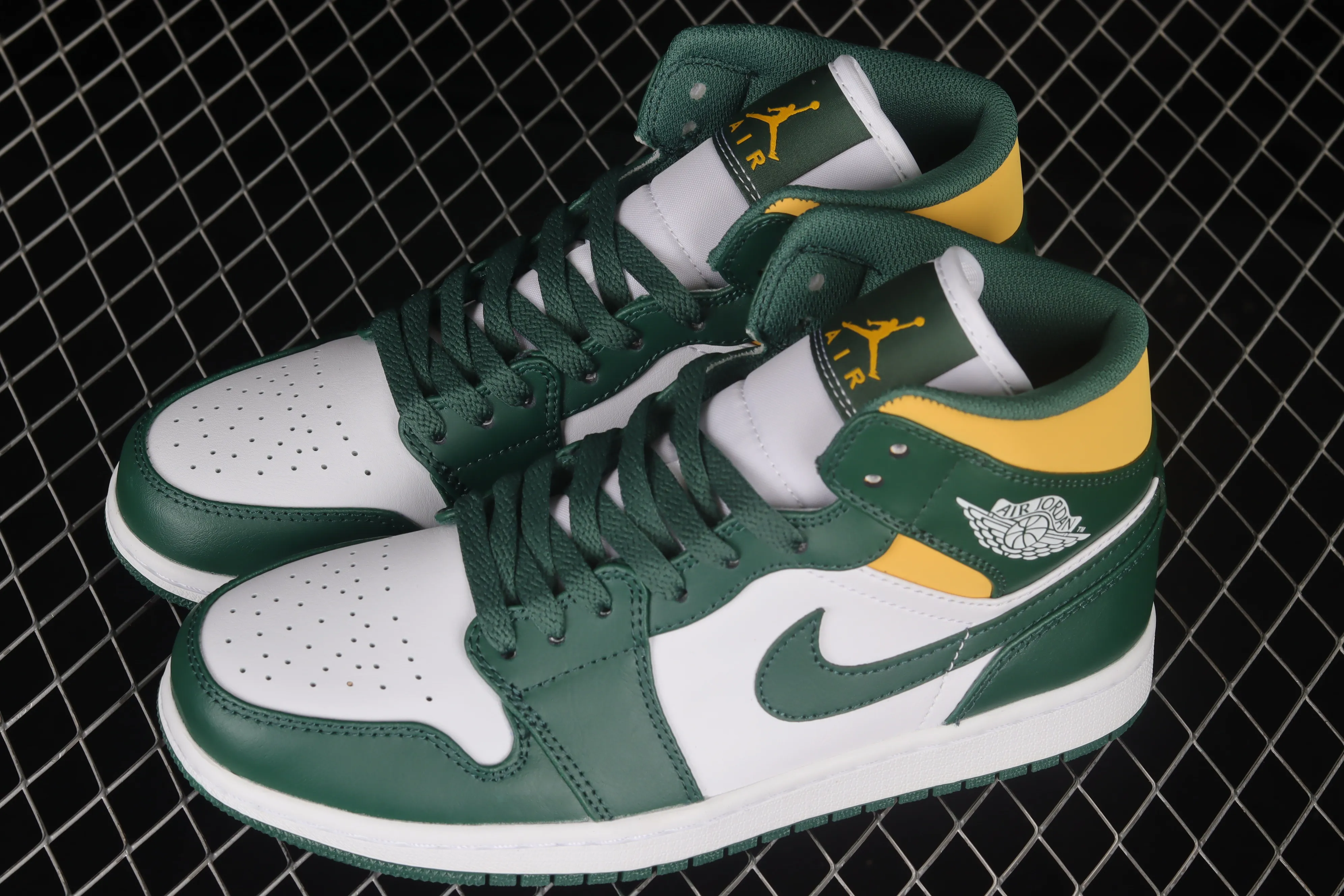 All categories Air Jordan Jordan series basketball shoes Air Jordan 1 Mid G version pure original Air Jordan 1 Mid "Green Yellow" AJ Joe 1 white green yellow Seattle Supersonics 554724-371